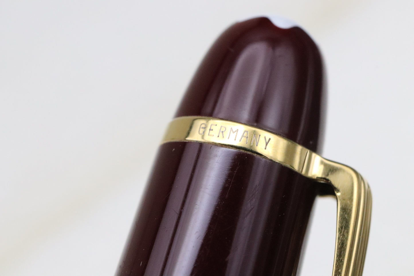 Montblanc Meisterstuck 145 Classique Bordeaux Fountain Pen - BB Nib