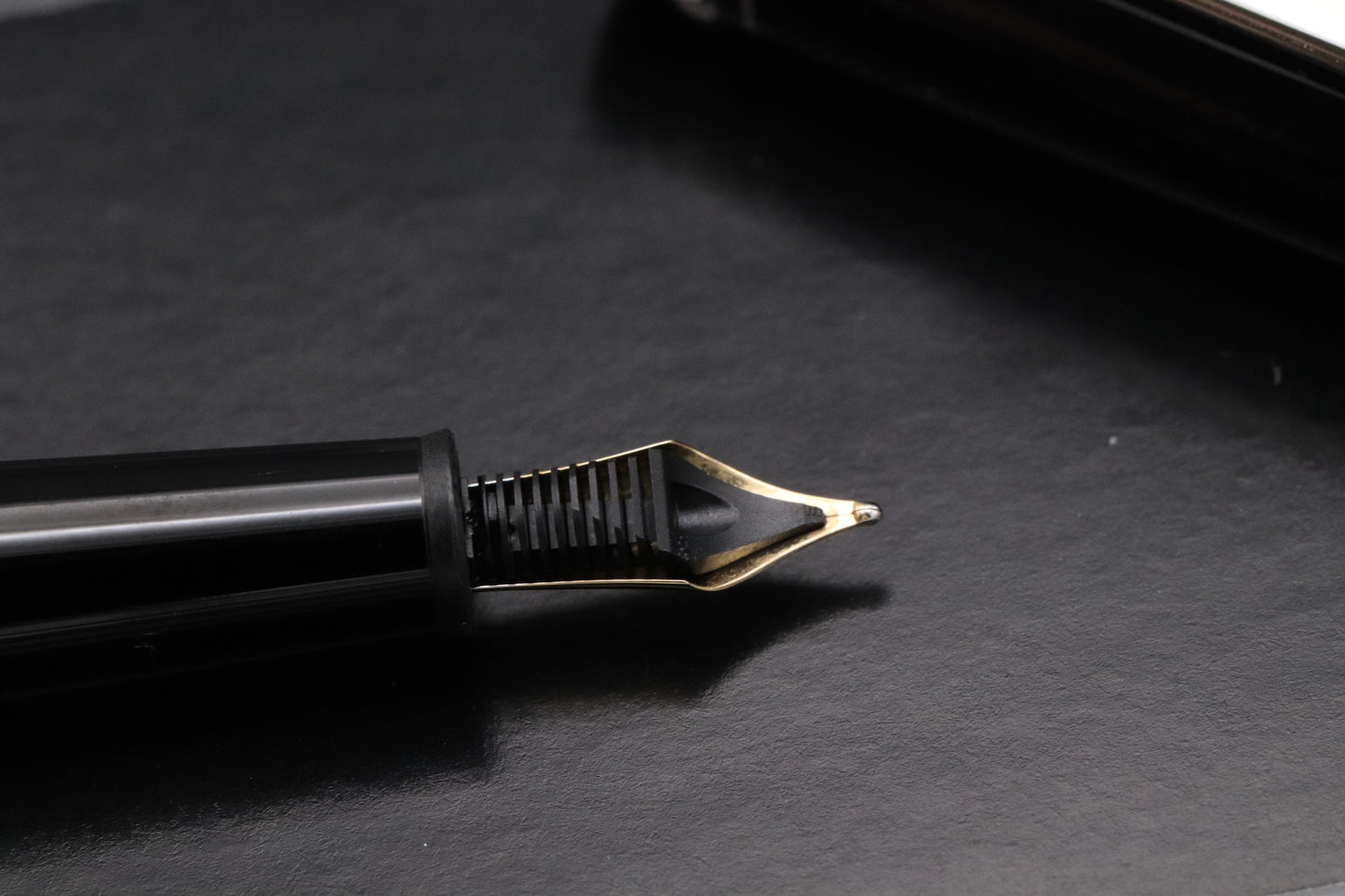 Montblanc Meisterstuck 145 Classique Platinum Coated Fountain Pen