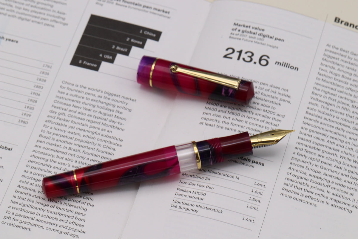Delta Dune Mirage Gold Trim Fountain Pen