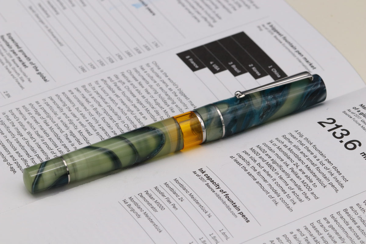 Delta Dune Horizon Palladium Trim Fountain Pen