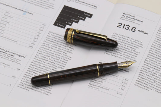 Maiora Ultra Ogiva Golden Age 2.0 Earth Gold Trim Fountain Pen