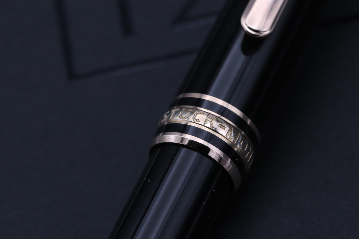 Montblanc Meisterstück 164 Classique Red Gold-Coated Ballpoint Pen