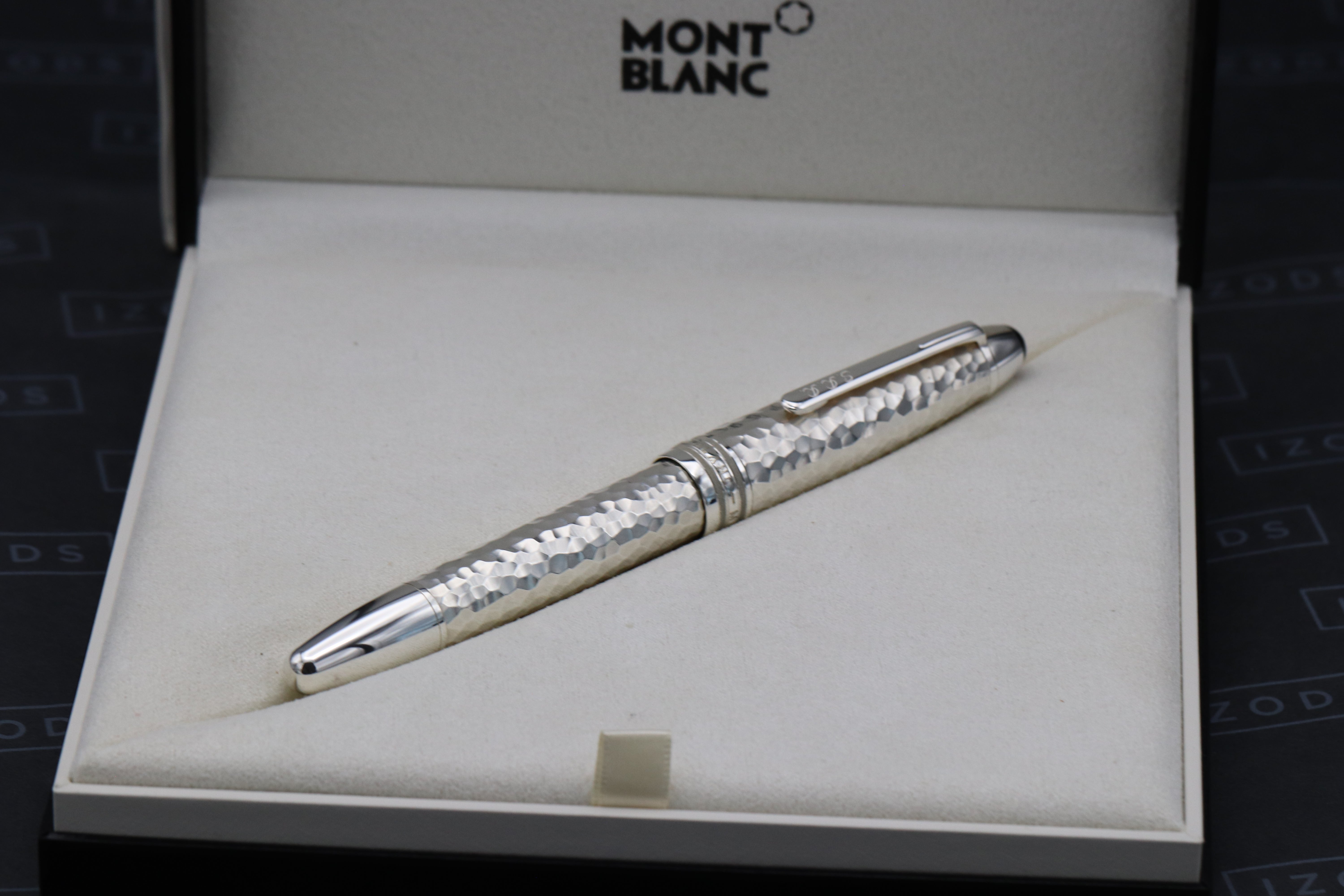 Montblanc Meisterstuck LeGrand Martele Silver Rollerball Pen – IZODS