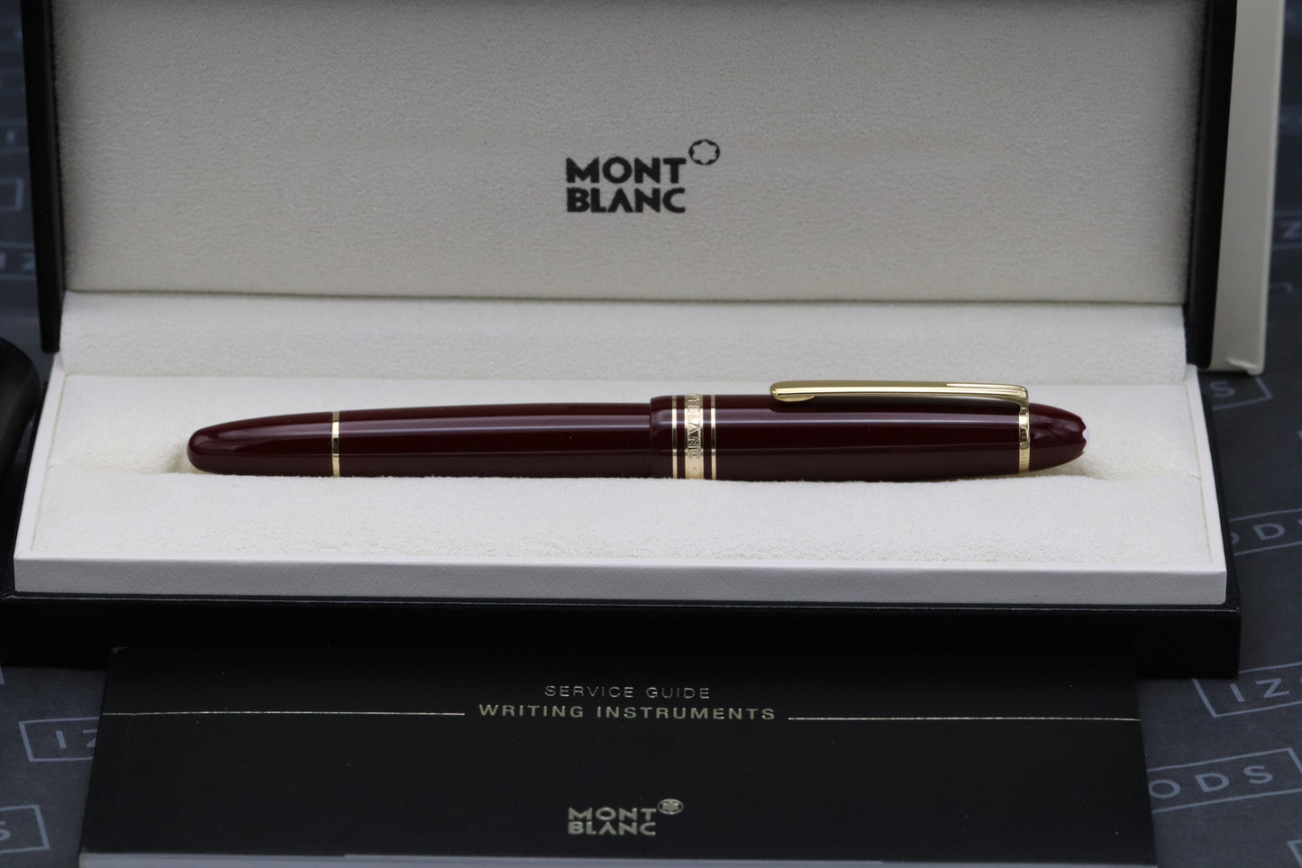 Montblanc Meisterstuck 147 Traveller Bordeaux Fountain Pen with Pouch - BB Nib
