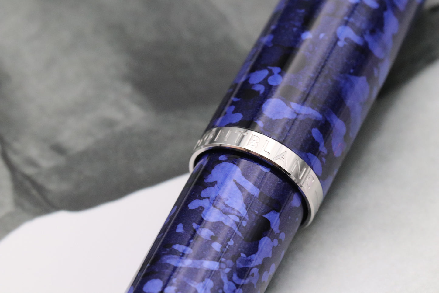 Montblanc Muses Elizabeth Taylor Special Edition Fountain Pen - DIPPED