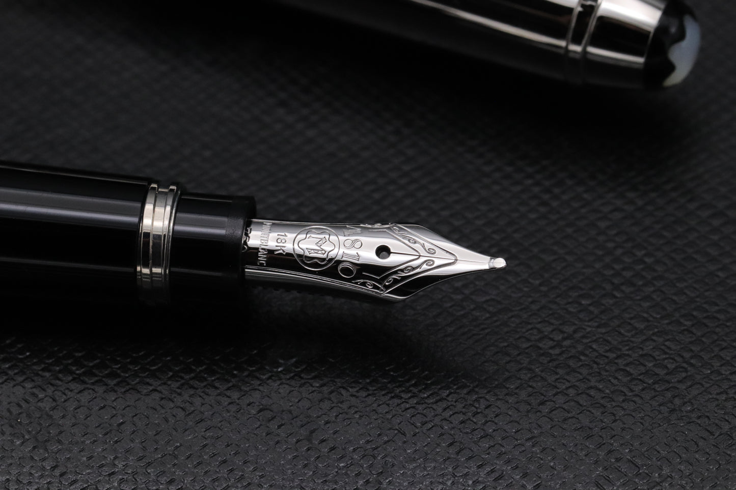 Montblanc Meisterstück Mozart Jungle Eyes Topaz Fountain Pen
