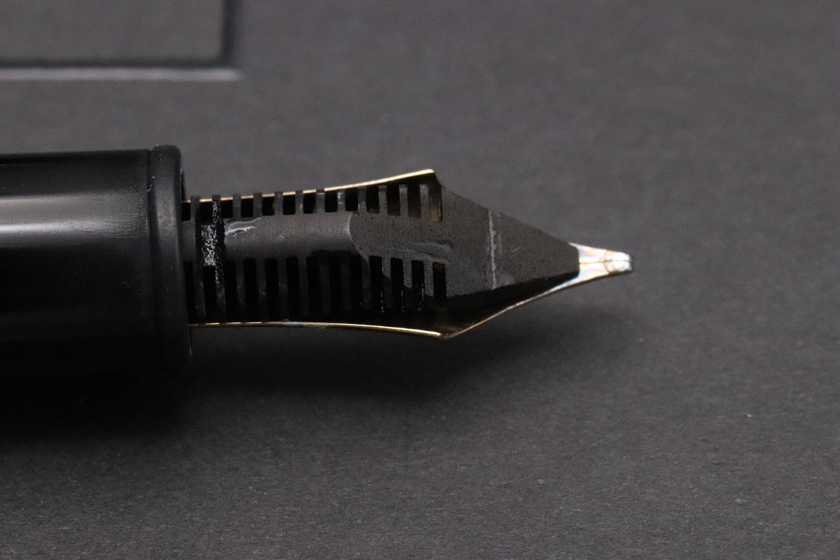 Montblanc Meisterstuck 146 LeGrand Gold Coated Fountain Pen - B Monotone Nib