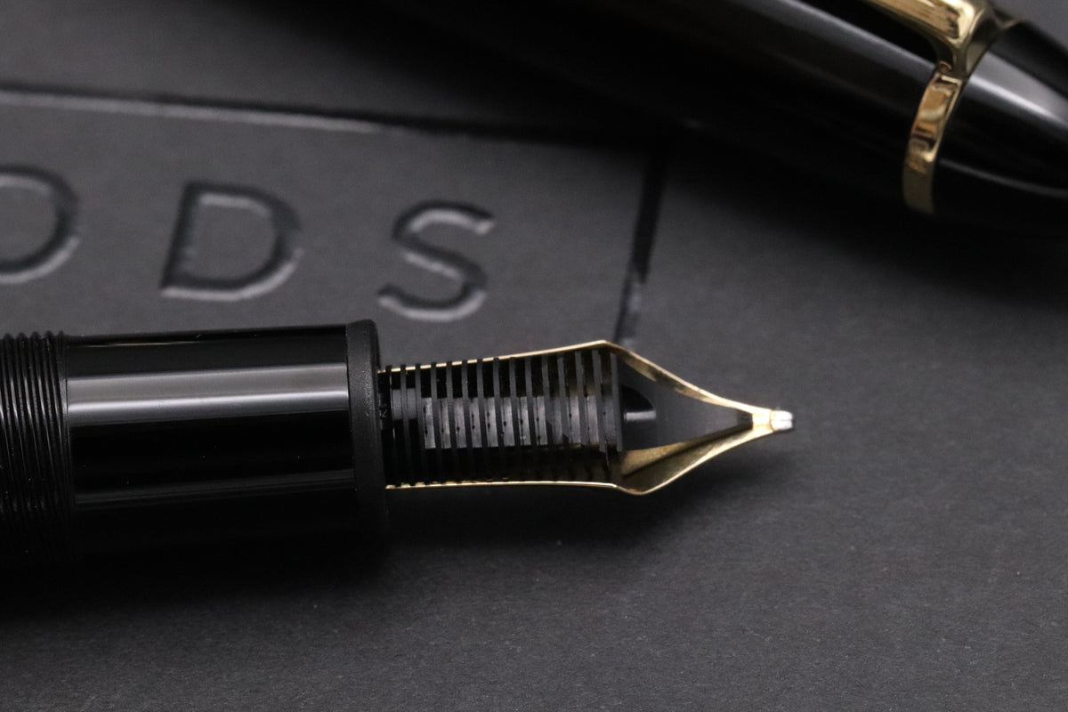 Montblanc Meisterstuck 146 LeGrand Gold Coated Fountain Pen - Serviced by Montblanc July 2026 - Broad Nib