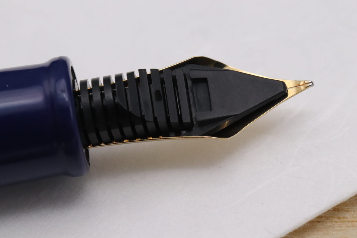 Nakaya Portable Cigar Kikyo Fountain Pen - SF Nib