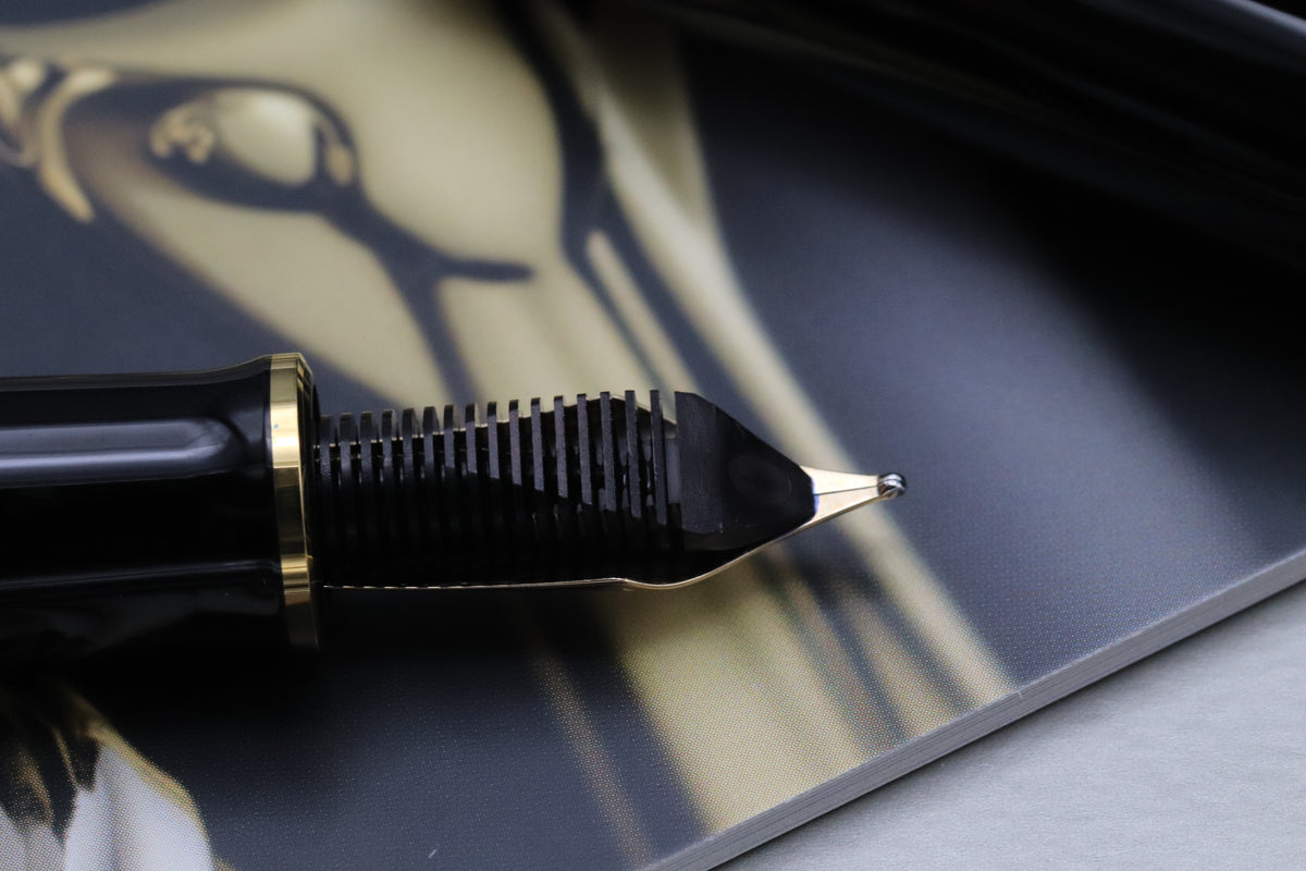 Pelikan Souveran M800 Red Black Fountain Pen - DIPPED