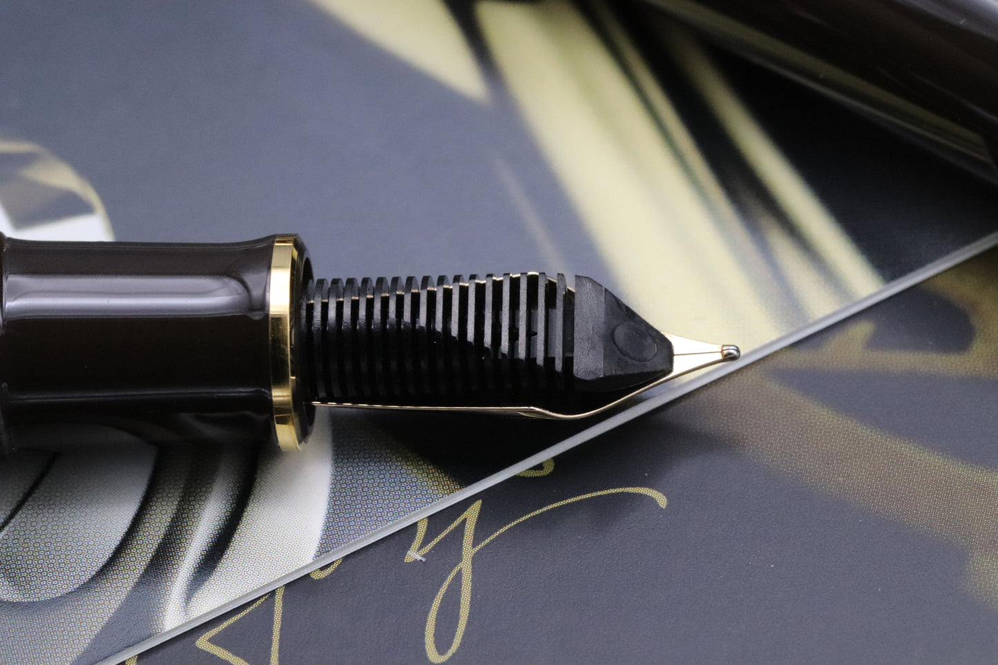 Pelikan Souveran M800 Brown Black Special Edition Fountain Pen - NEVER INKED