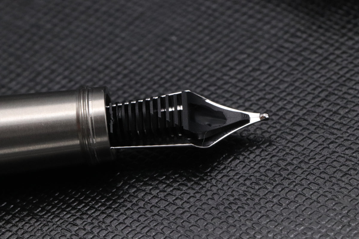 Montblanc Heritage Rouge et Noir Black SE Fountain Pen - UNUSED