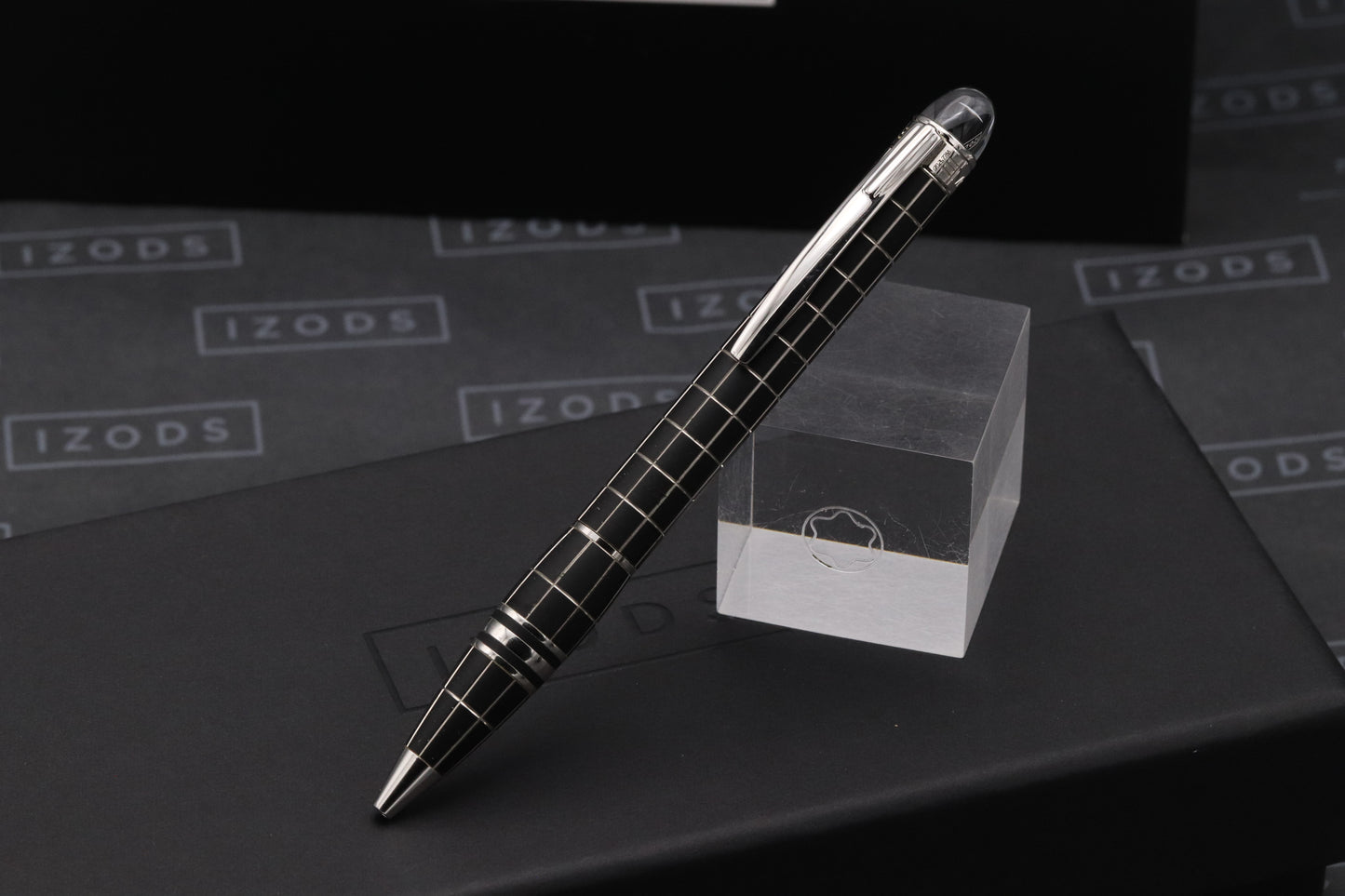 Montblanc Starwalker Rubber Platinum Ballpoint Pen