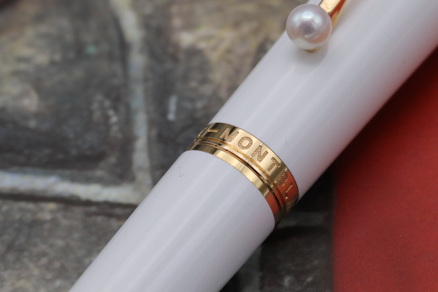 Montblanc Muses Marilyn Monroe Special Edition White Rollerball Pen