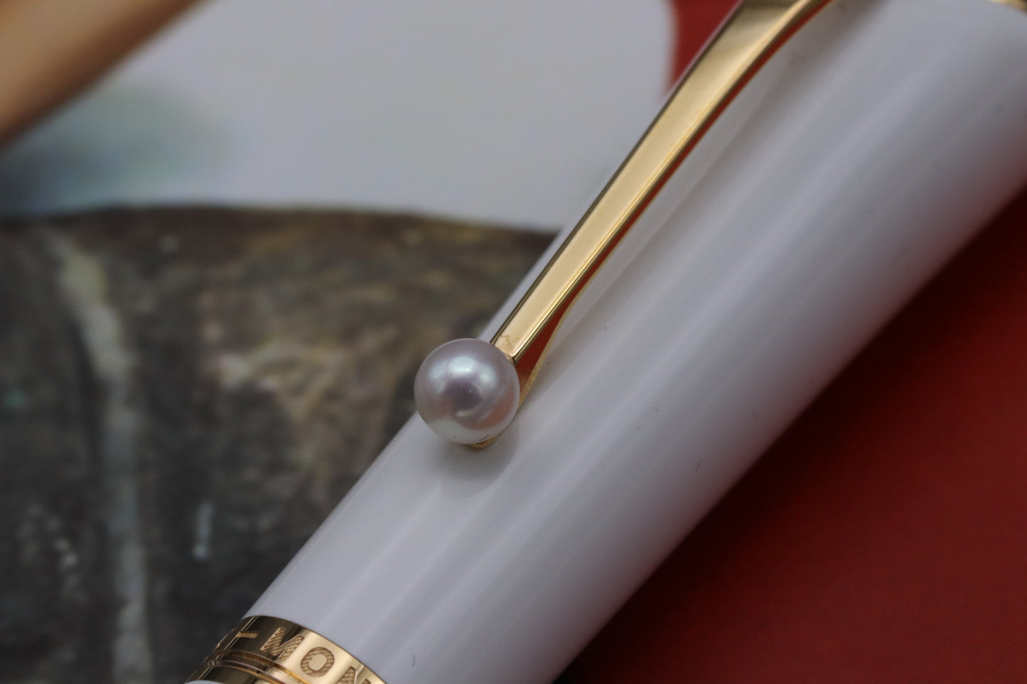 Montblanc Muses Marilyn Monroe Special Edition White Rollerball Pen