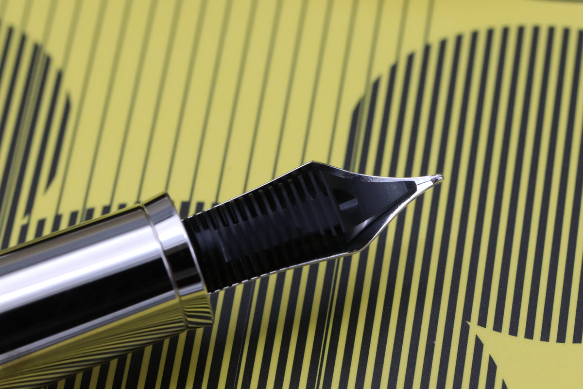 Montblanc Great Characters Walt Disney Special Edition Fountain Pen - UNUSED - Fine Nib