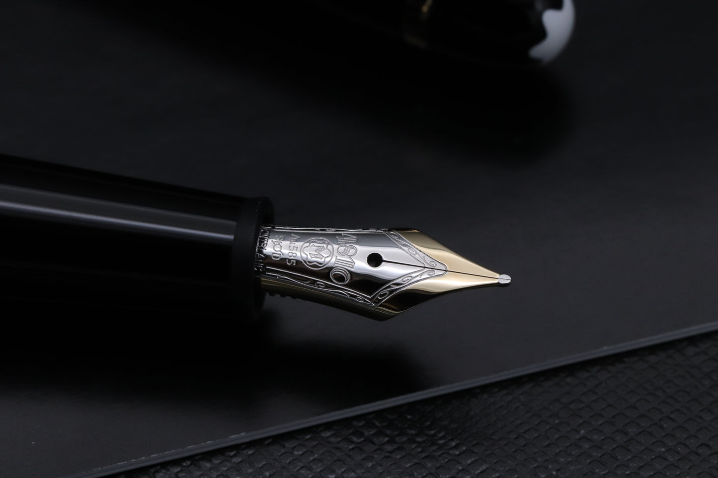 Montblanc Meisterstuck 145 Classique Gold Coated Fountain Pen - UNUSED - F NIB