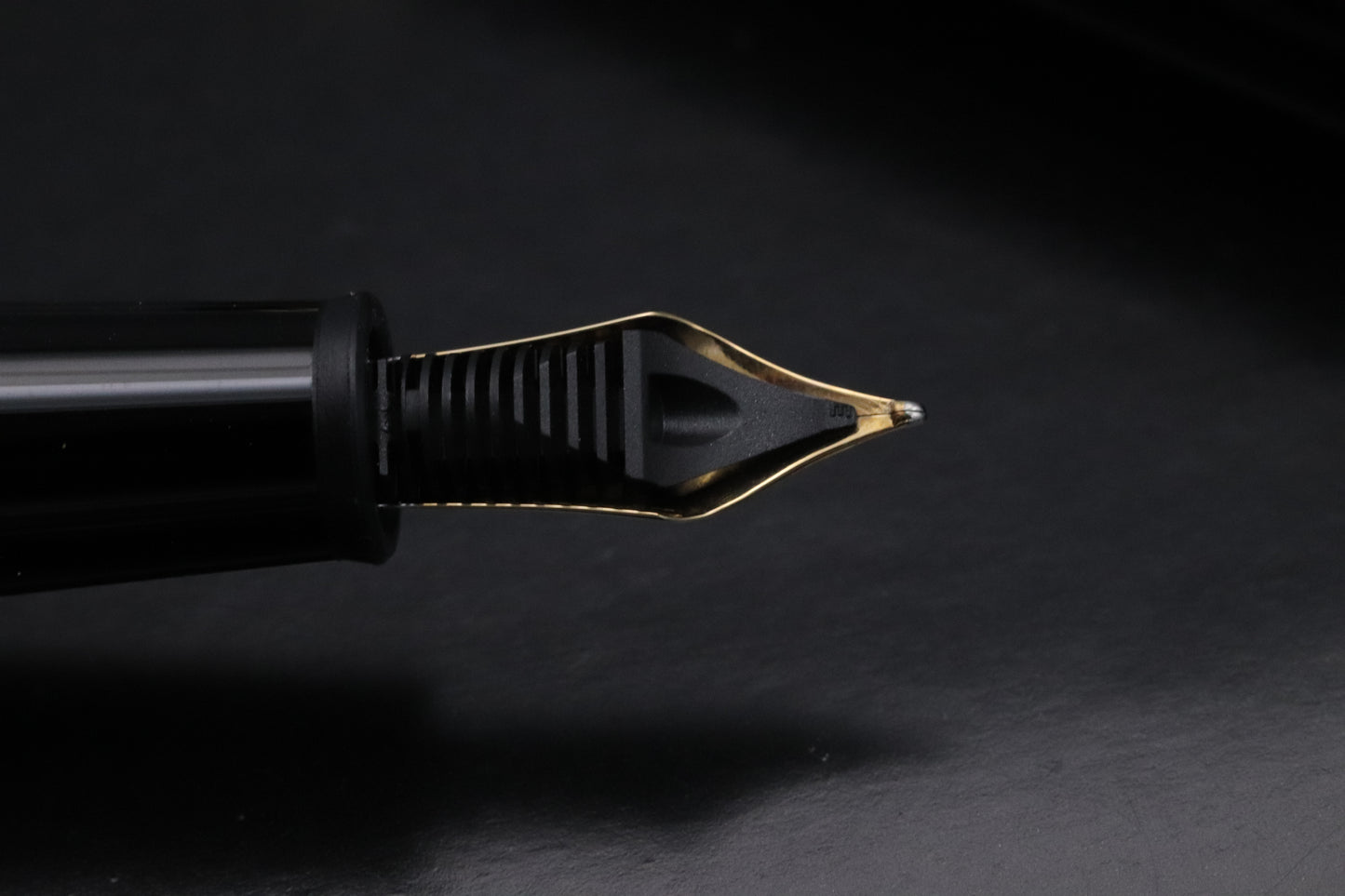 Montblanc Meisterstuck 145 Classique Gold Coated Fountain Pen - UNUSED - F NIB