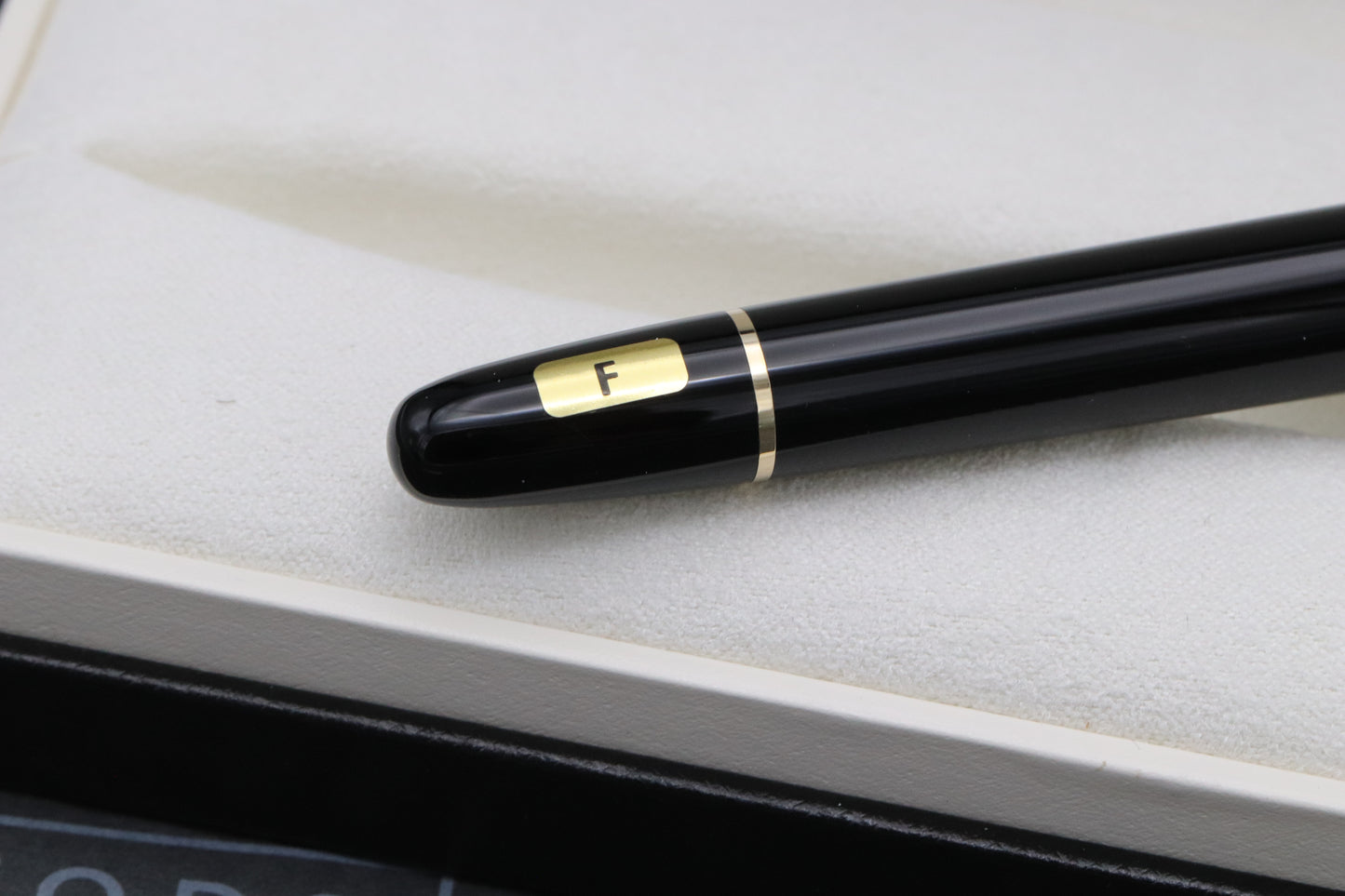 Montblanc Meisterstuck 145 Classique Gold Coated Fountain Pen - UNUSED - F NIB