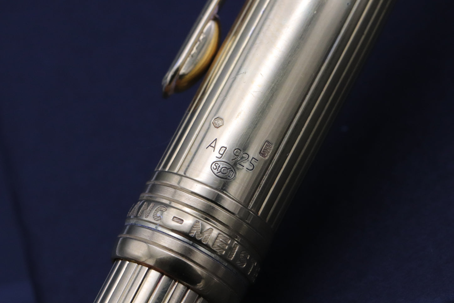 Montblanc Meisterstück 163 Classique Vermeil Pinstripe Rollerball Pen