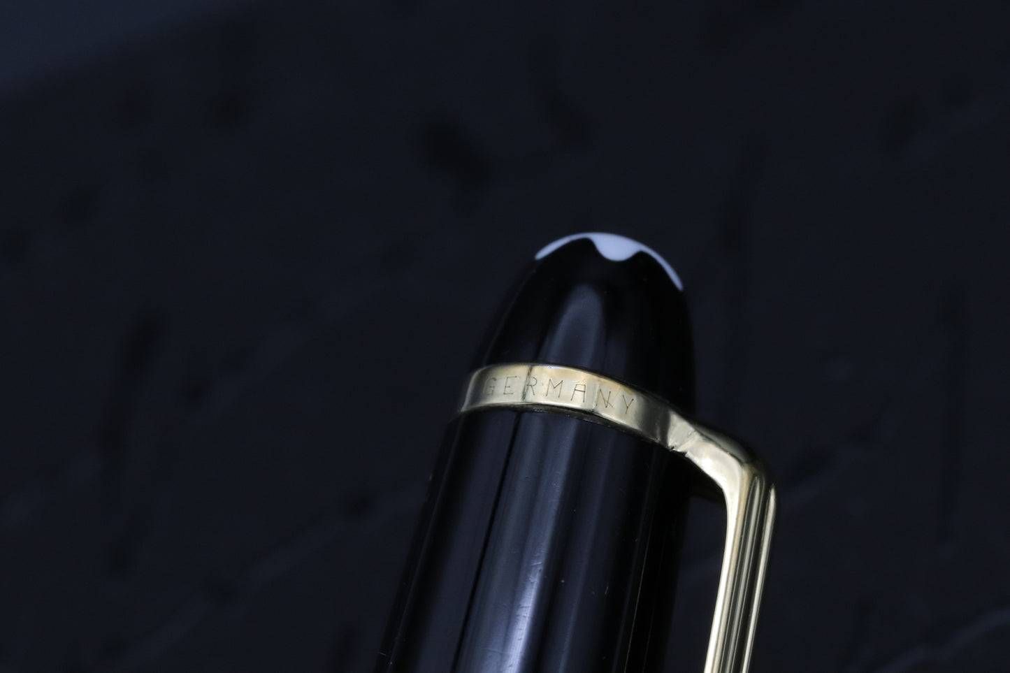 Montblanc Meisterstuck 163 Classique Gold-Coated Rollerball / Fineliner Pen