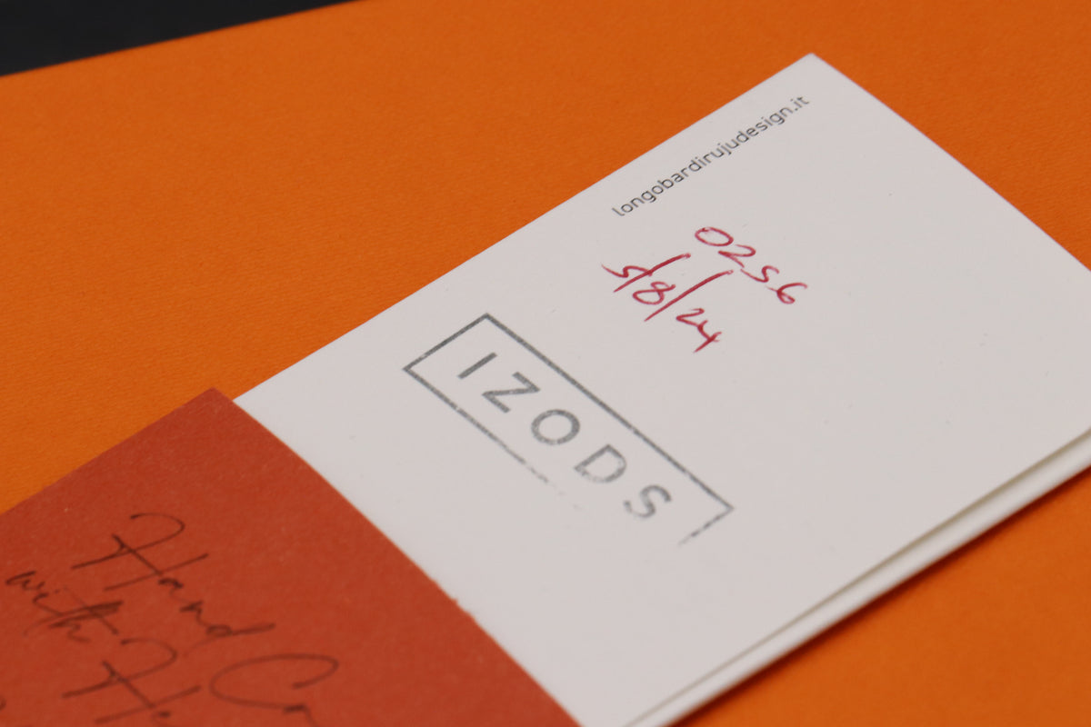 Delta d.V 2.0 Premium Gold Trim Fountain Pen - 14k Fine Nib - DIPPED