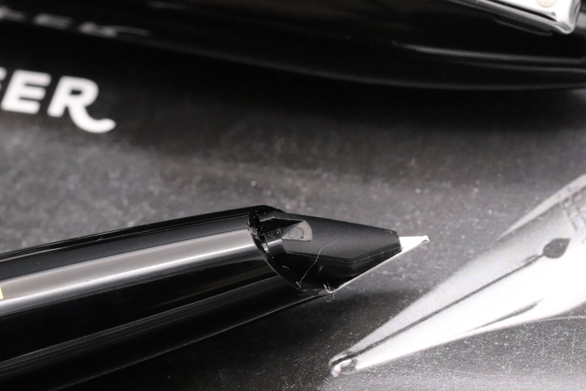 Sheaffer Legacy Black Fountain Pen - UNUSED