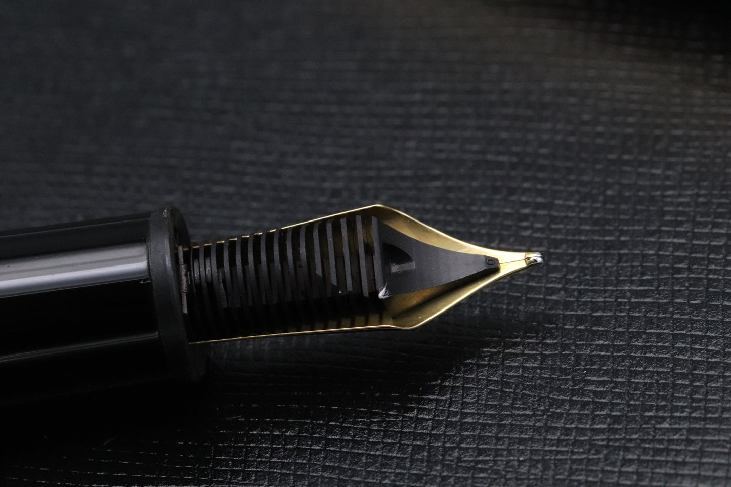 Montblanc Meisterstück 146 LeGrand Vermeil Pinstripe Fountain Pen