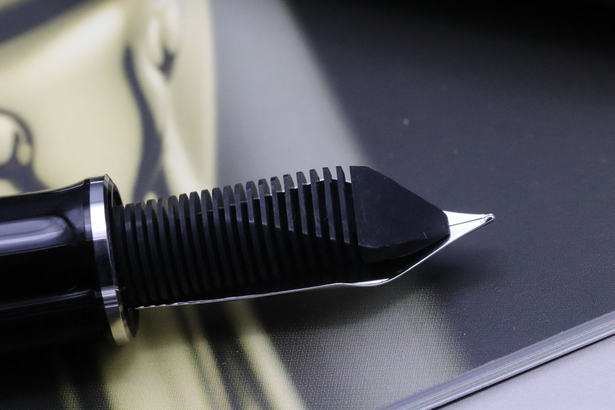 Pelikan Souveran M1005 Stresemann Fountain Pen - UNUSED - EF Nib