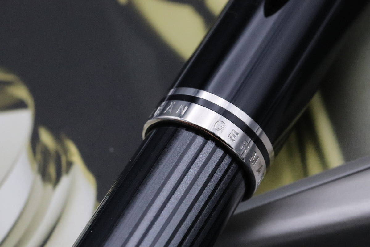 Pelikan Souveran M1005 Stresemann Fountain Pen - UNUSED - EF Nib