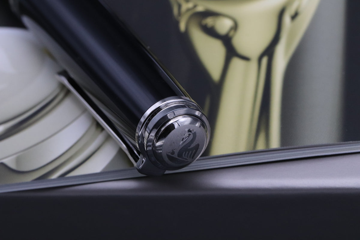 Pelikan Souveran M1005 Stresemann Fountain Pen - UNUSED - EF Nib