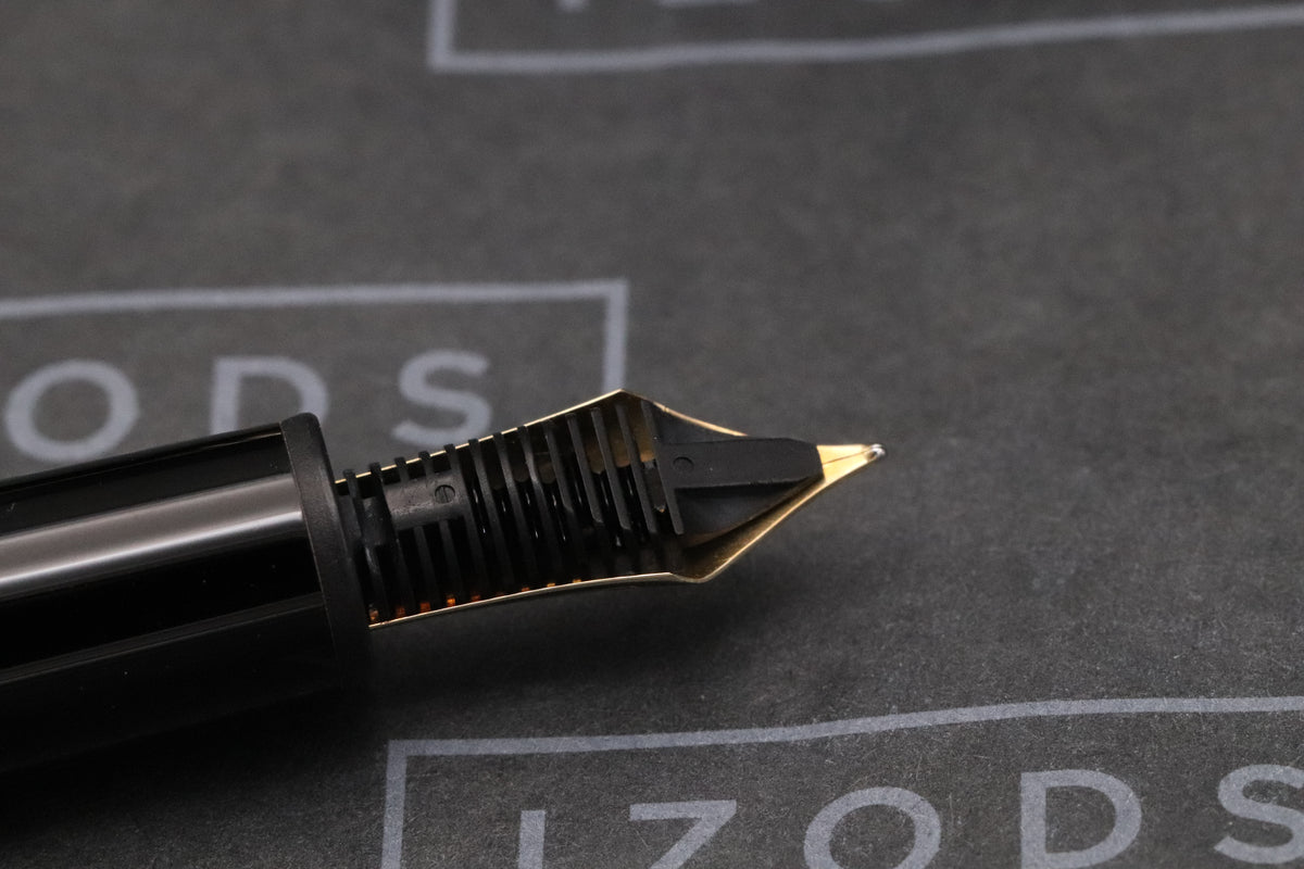 Montblanc Meisterstuck 146 LeGrand Gold Coated Fountain Pen - NEVER INKED