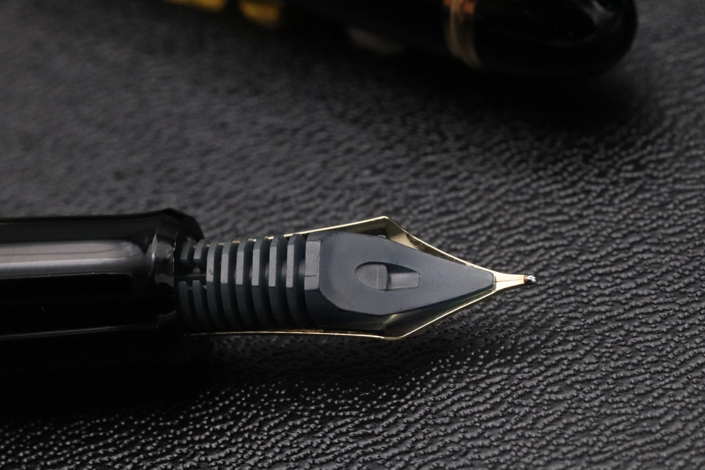 Pilot Custom 823 Smoke Fountain Pen - UNUSED