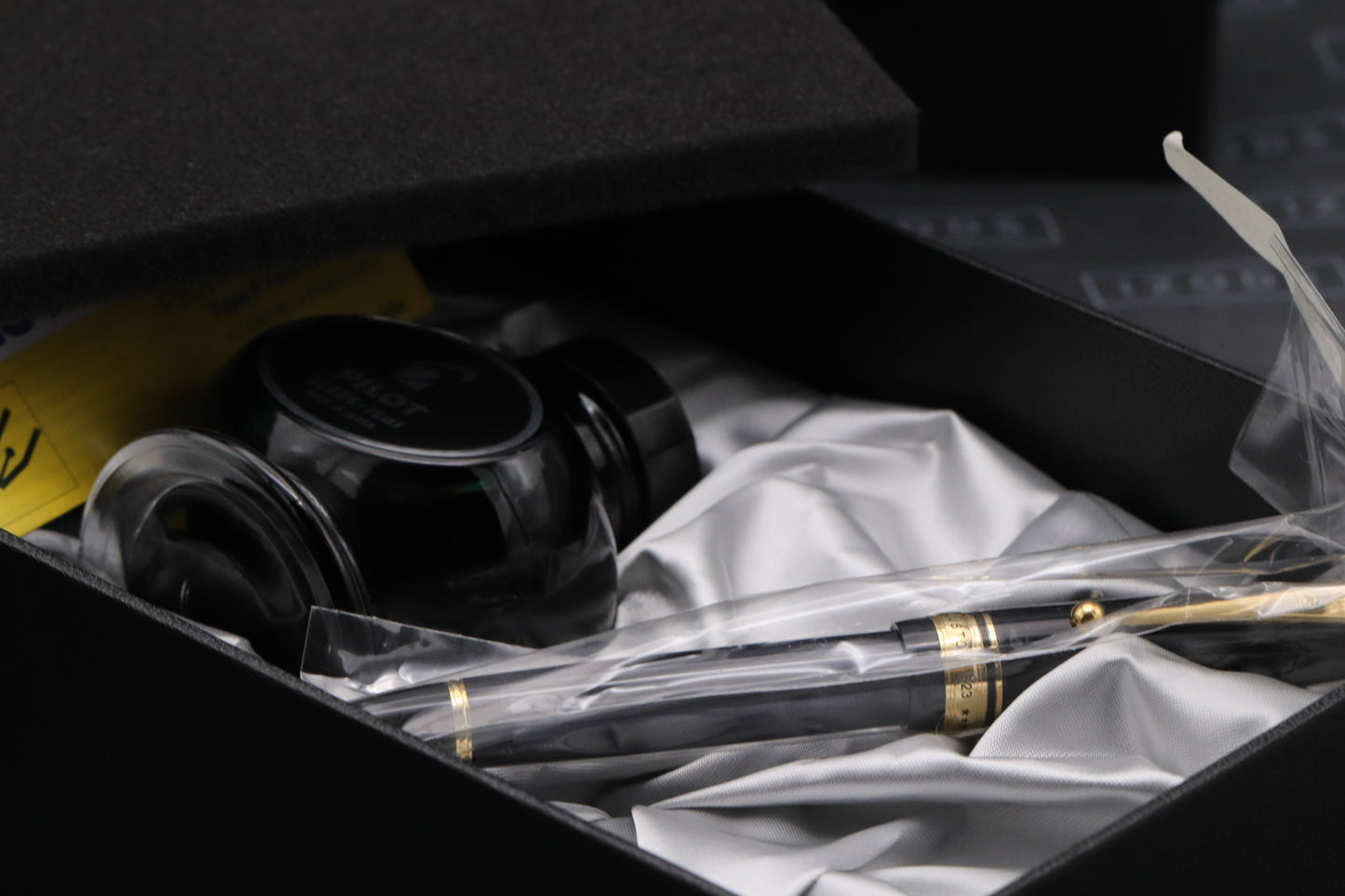 Pilot Custom 823 Smoke Fountain Pen - UNUSED