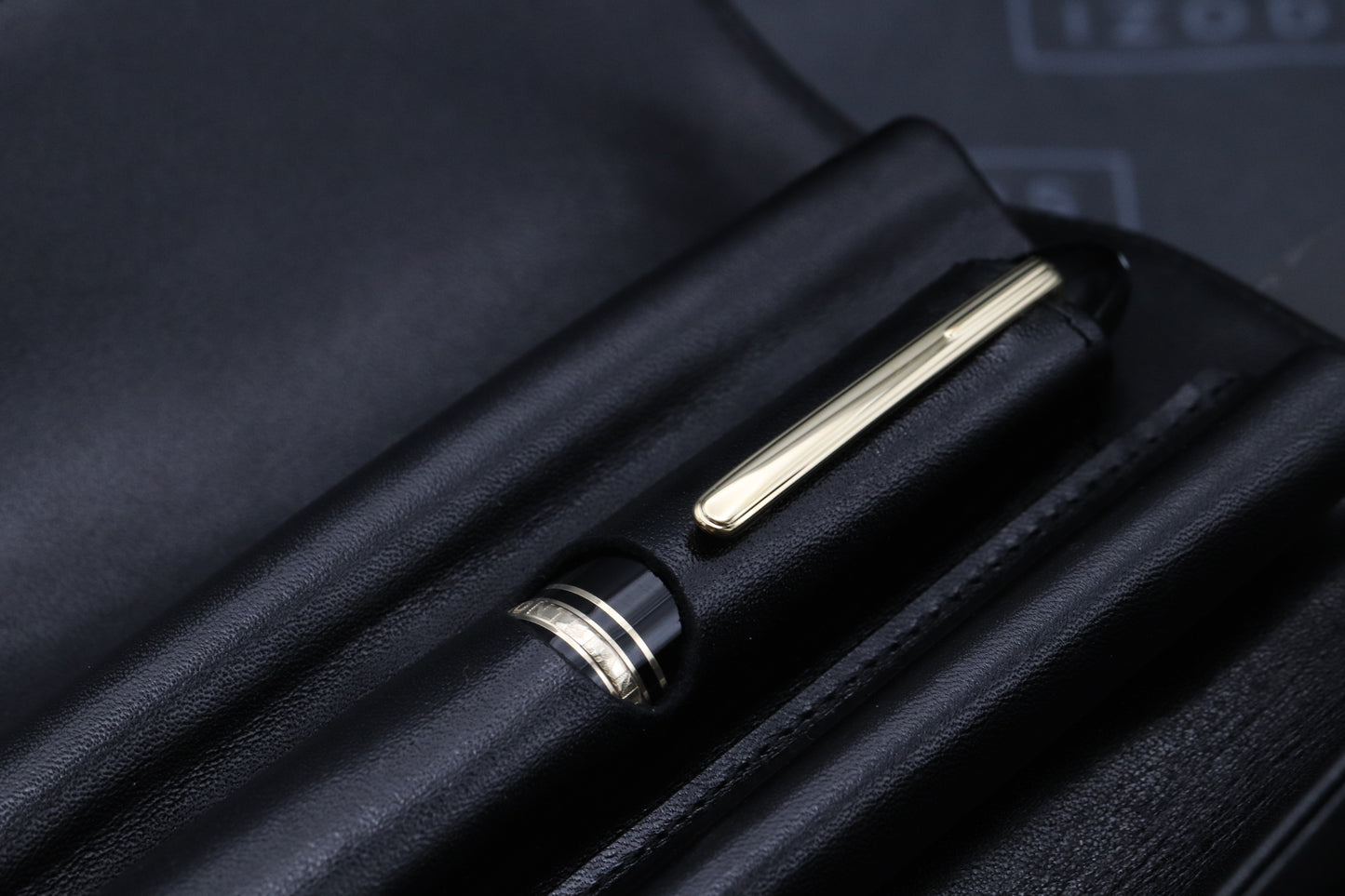 Montblanc Meisterstuck 147 Traveller Gold Coated Fountain Pen with Pouch - UNUSED
