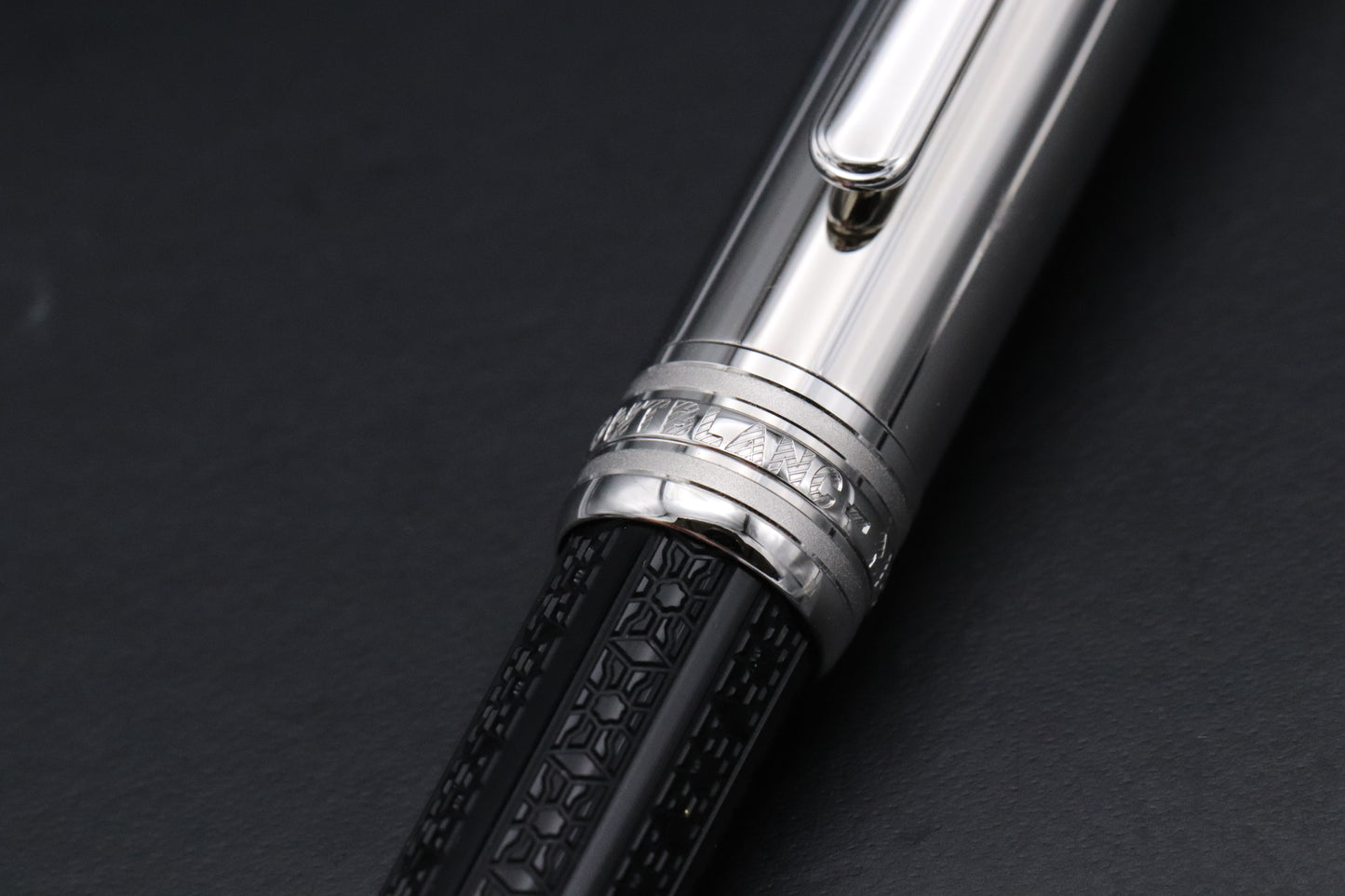 Montblanc Meisterstuck 164 Classique Doue Signum Ballpoint Pen