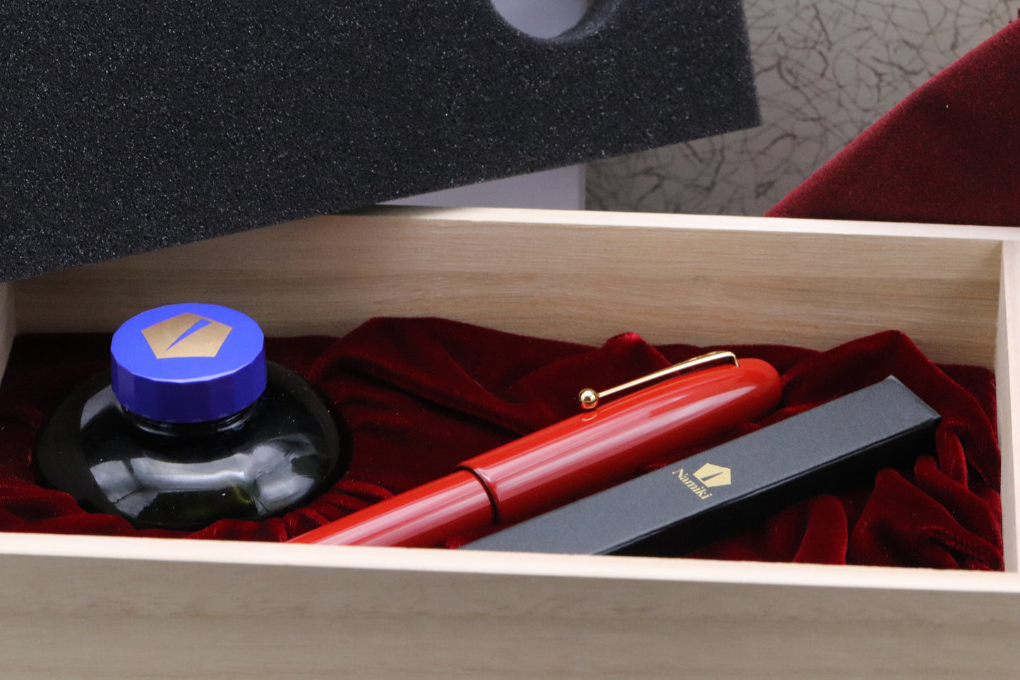 Namiki Emperor Vermilion Urushi Fountain Pen - Broad CI Mottishaw Nib