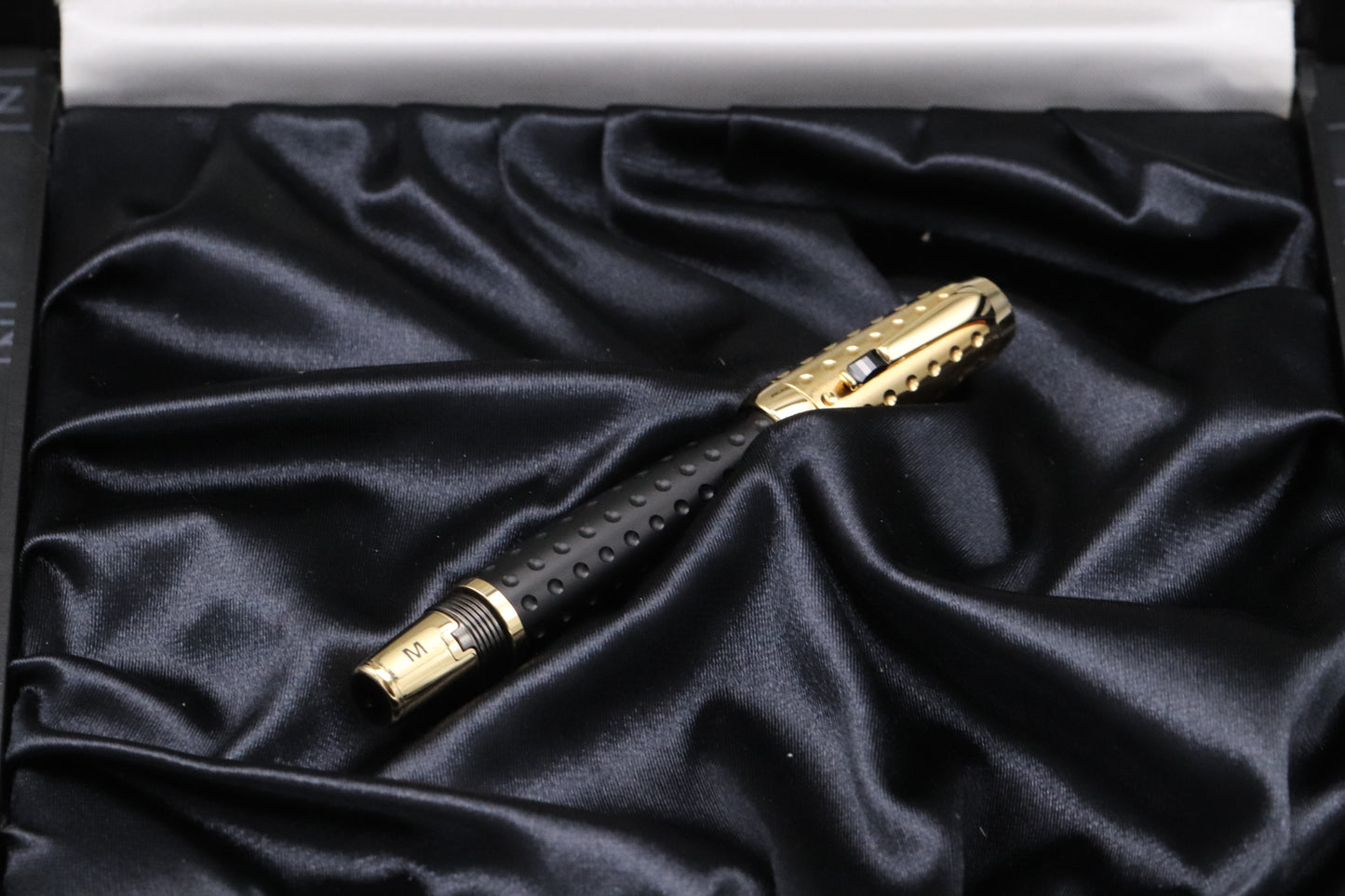 Montblanc Boheme Doue Gold-Plated 'Dimples' Fountain Pen - UNUSED