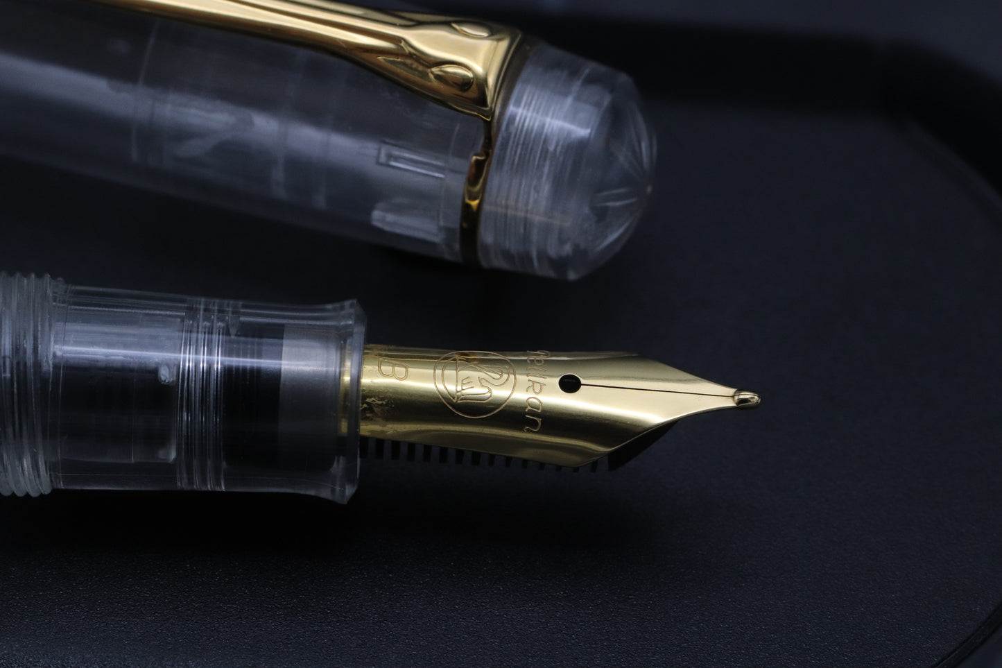 Pelikan 'M481' Demonstrator Fountain Pen - NEVER INKED - Steel Broad Nib