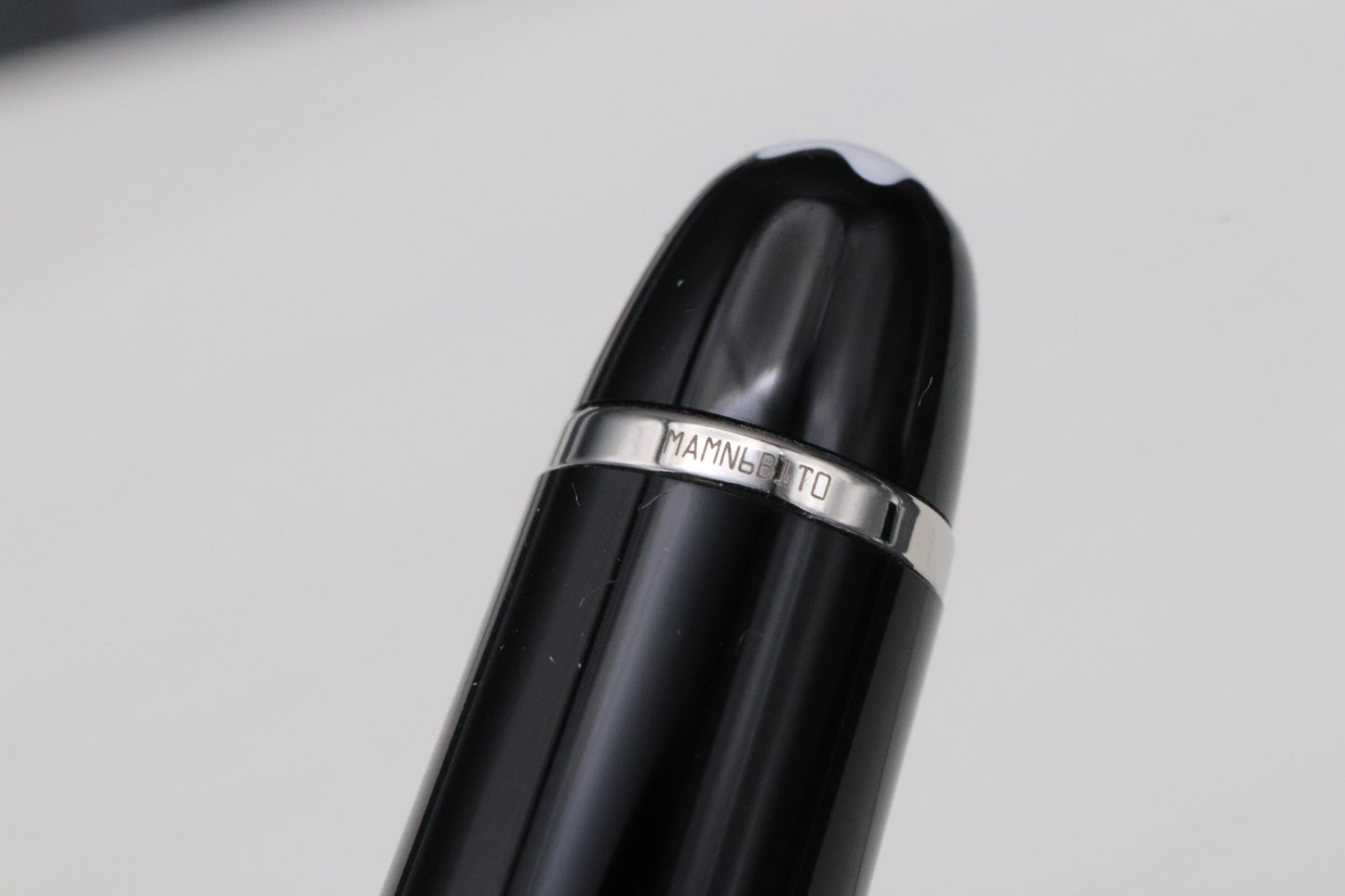 Montblanc Meisterstuck Classique Platinum Coated Fountain Pen - Fine CI Nib