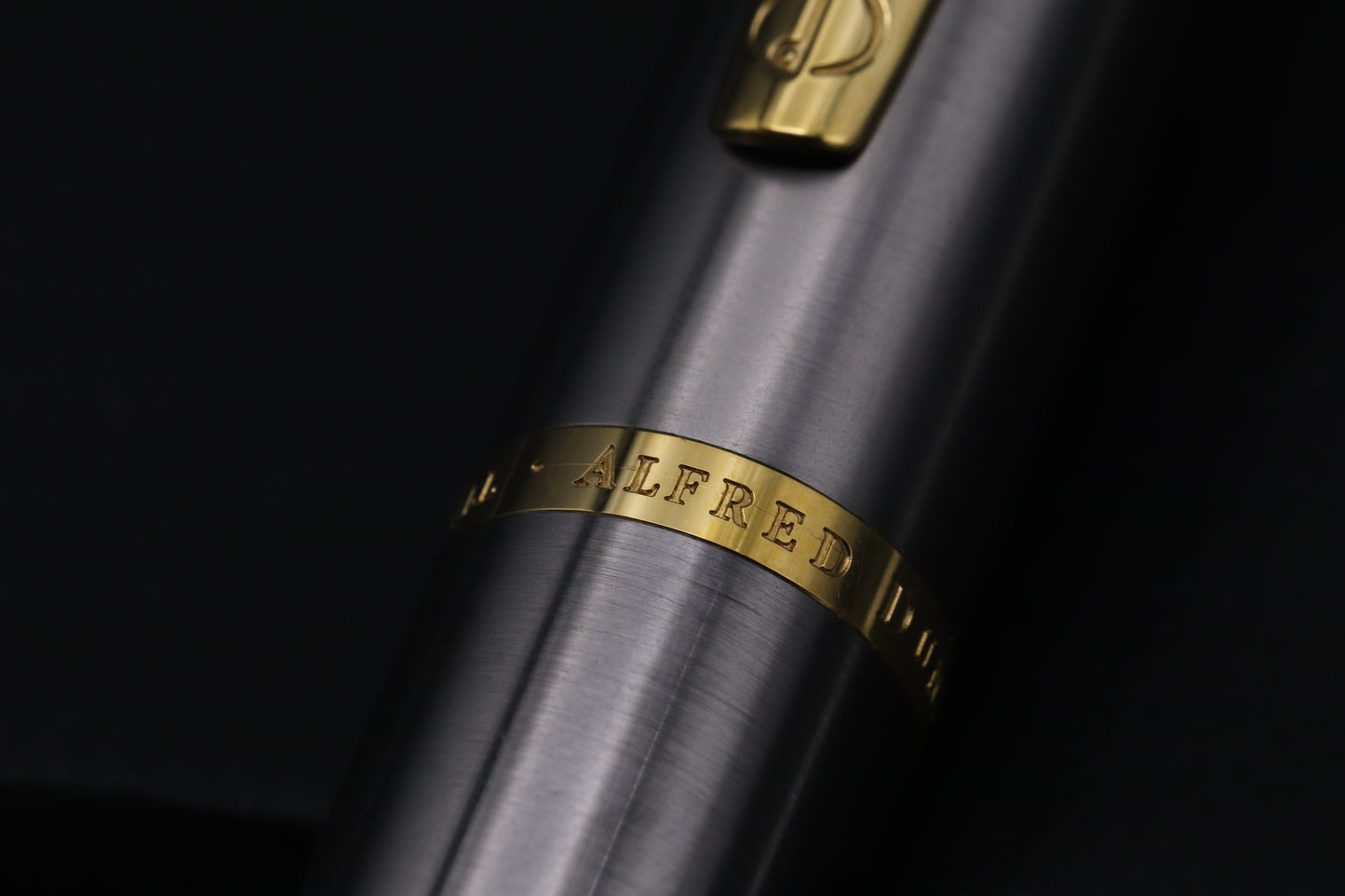 Dunhill AD2000 Steel Gold Fountain Pen