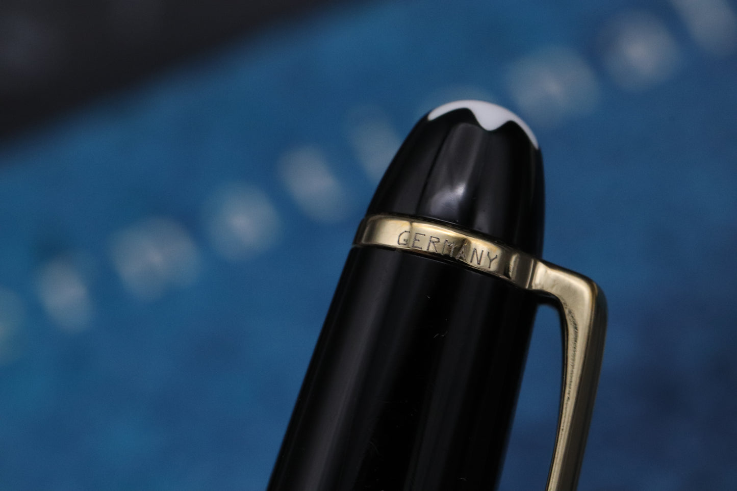 Montblanc Meisterstück 164 Classique Gold-Coated Ballpoint Pen