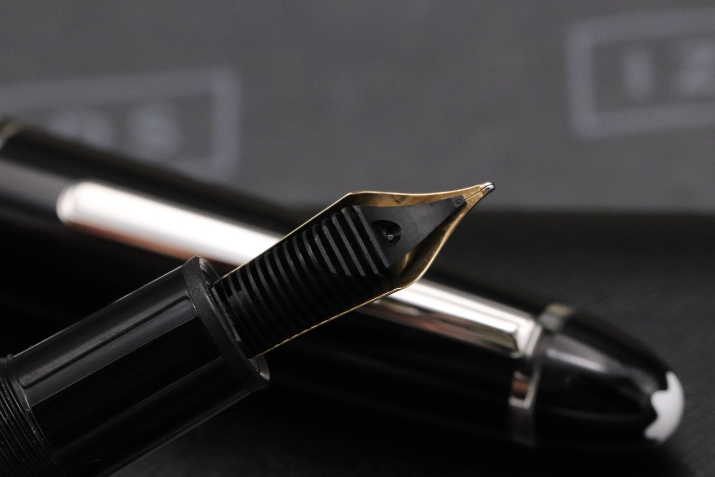 Montblanc Meisterstuck 146 LeGrand Platinum-Coated Fountain Pen - UNUSED - F Nib