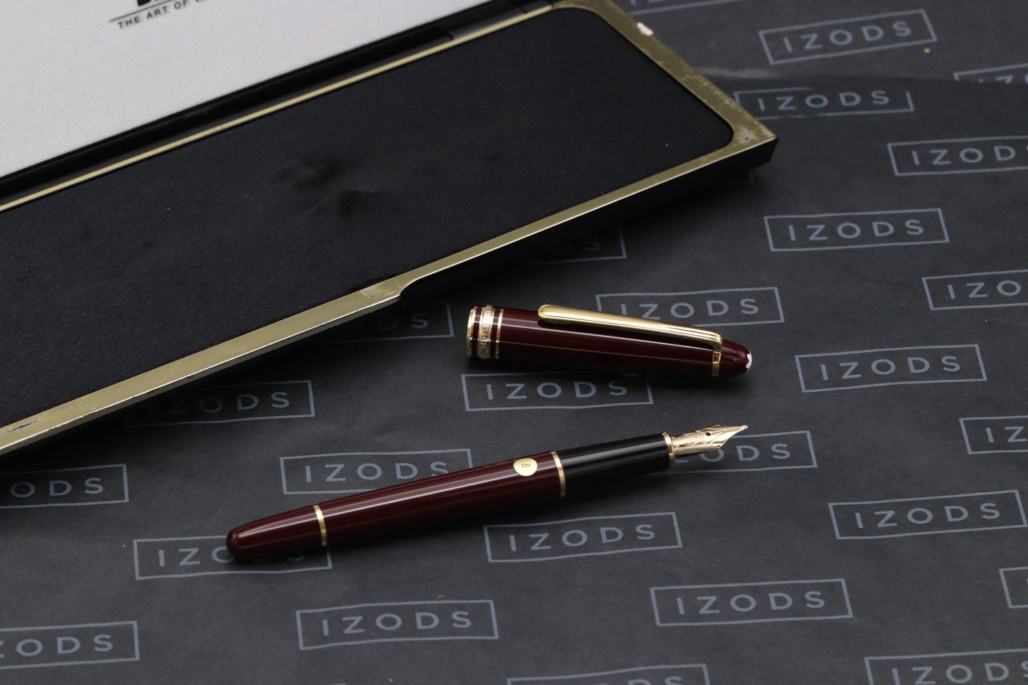 Montblanc Meisterstuck 144 Classique Bordeaux Fountain Pen - Broad Monotone Nib