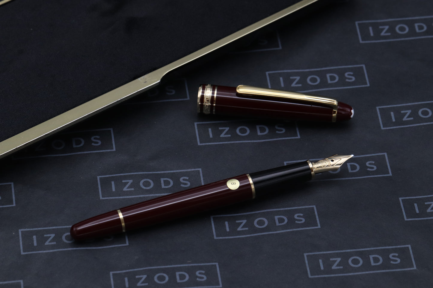 Montblanc Meisterstuck 144 Classique Bordeaux Fountain Pen - Broad Monotone Nib