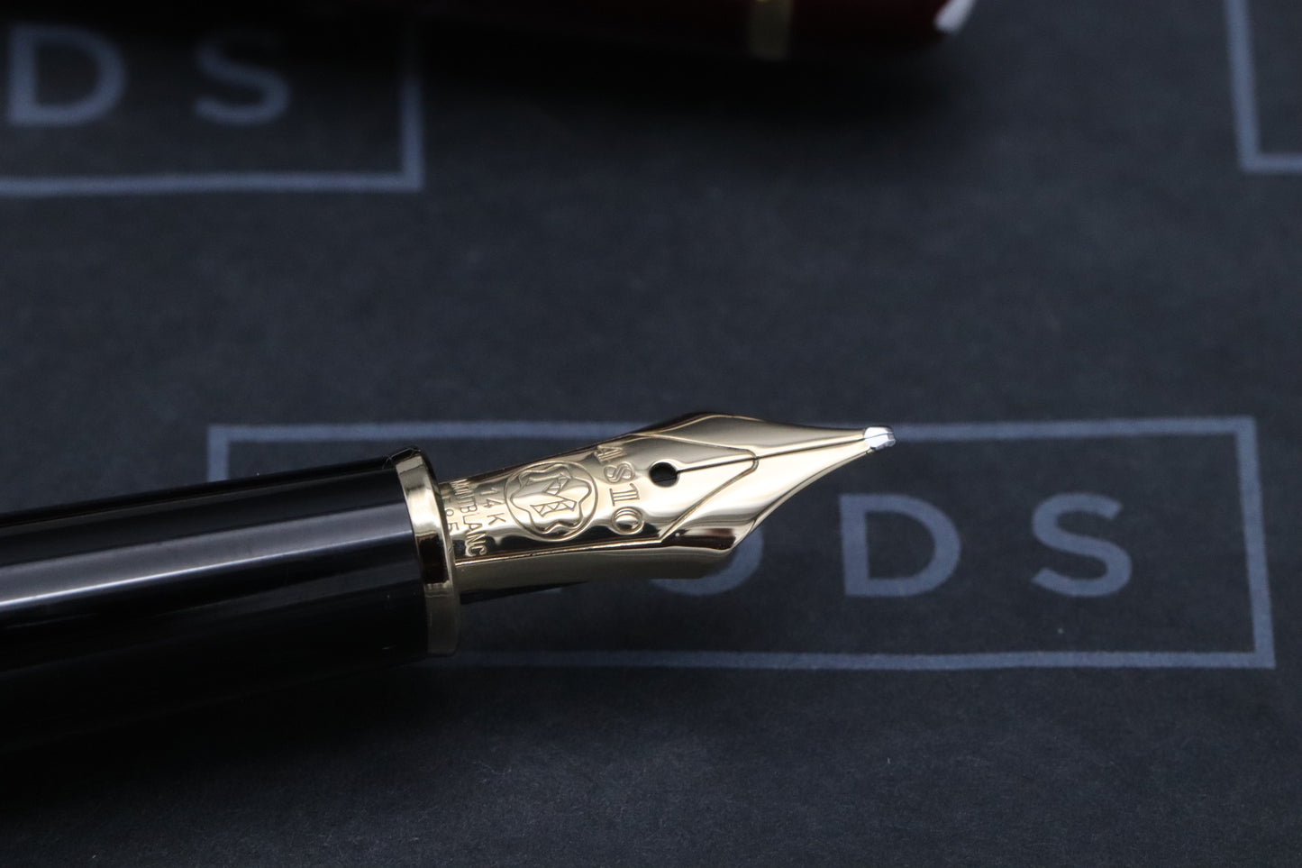 Montblanc Meisterstuck 144 Classique Bordeaux Fountain Pen - Broad Monotone Nib
