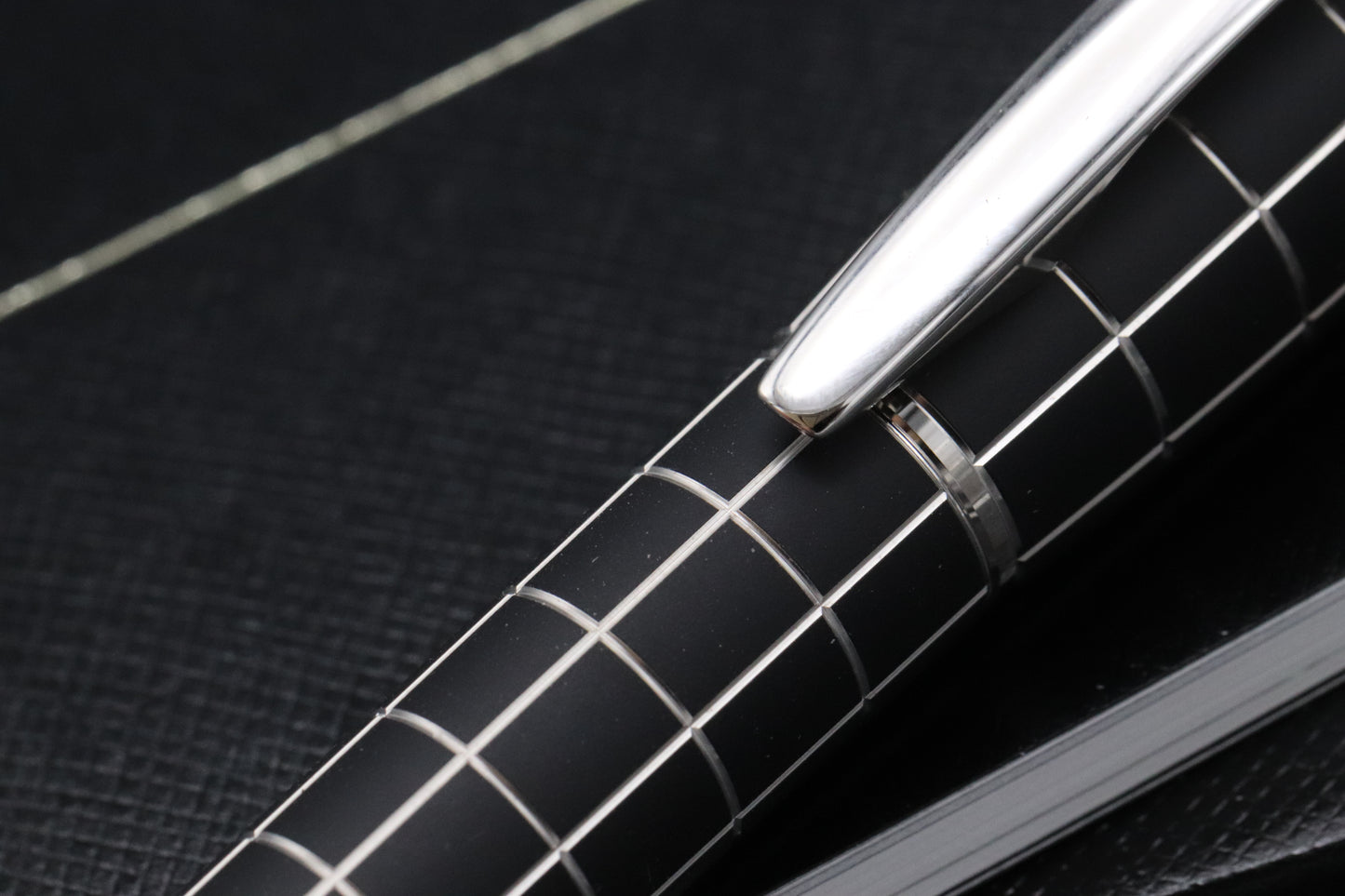 Montblanc Starwalker Rubber Platinum Rollerball / Fineliner Pen