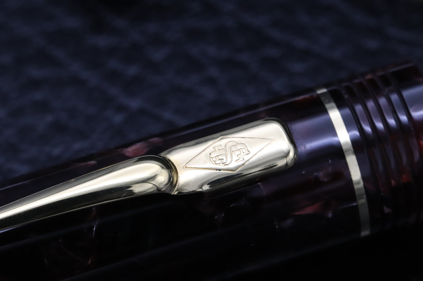 Conway Stewart Winston Churchill Rioja Resin Lever Fountain Pen