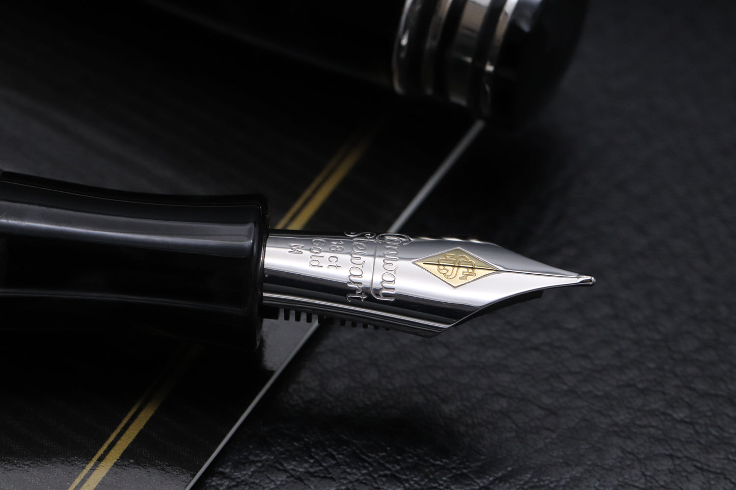 Conway Stewart Wellington Silver Graphite Limited Edition Fountain Pen