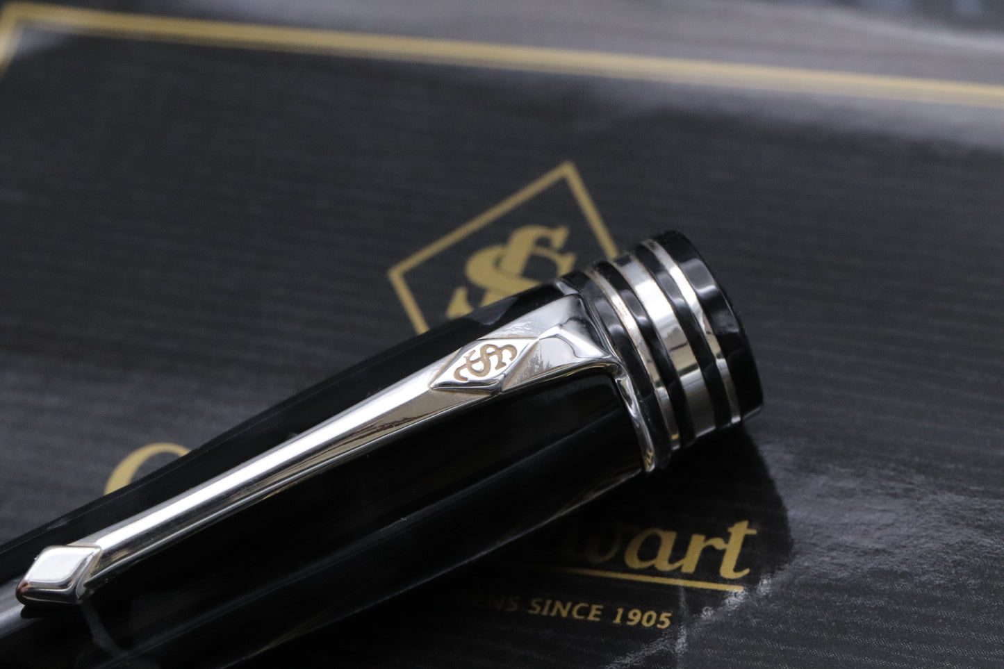 Conway Stewart Wellington Silver Graphite Limited Edition Fountain Pen